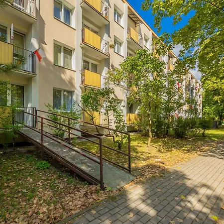 Family With Balcony By Renters Lejlighed *