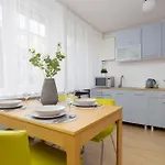 Family With Balcony By Renters Varšava
