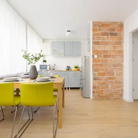 Apartment Family With Balcony By Renters Warsaw