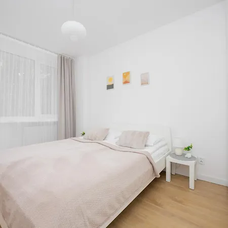 Apartment Family With Balcony By Renters Warsaw