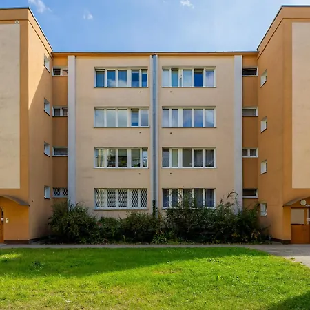 Family With Balcony By Renters